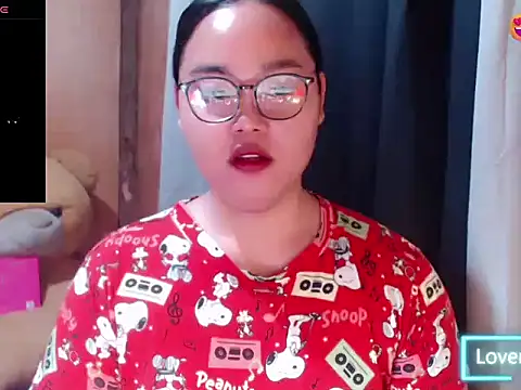 Snapshot of _Lylia chatting on June 13, 2026, 9:35 pm Lylia online show from June 13, 2026, 9:35 pm