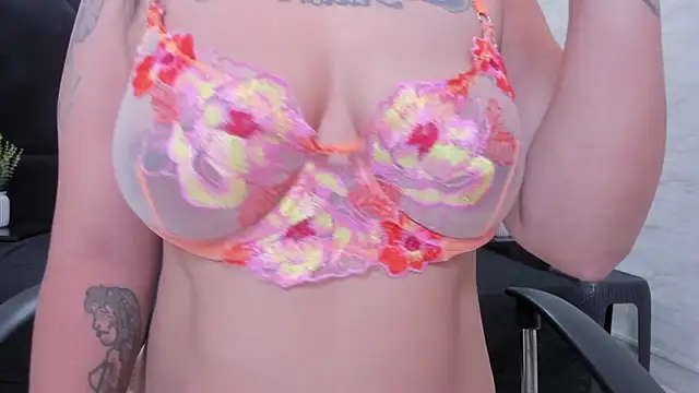 Snapshot of Dantzel_ chatting on February 11, 2026, 7:58 pm Dantzel online show from February 11, 2026, 7:58 pm