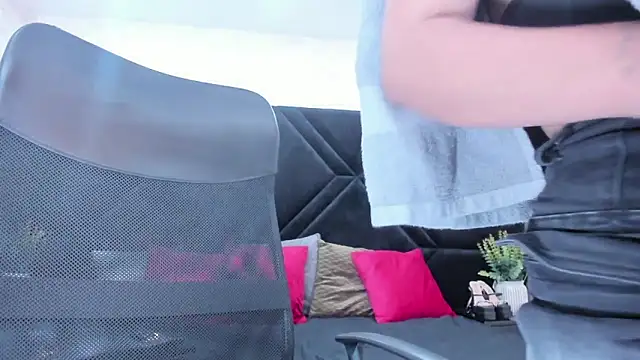 Snapshot of Dantzel_ chatting on February 13, 2026, 7:47 pm Dantzel online show from February 13, 2026, 7:47 pm