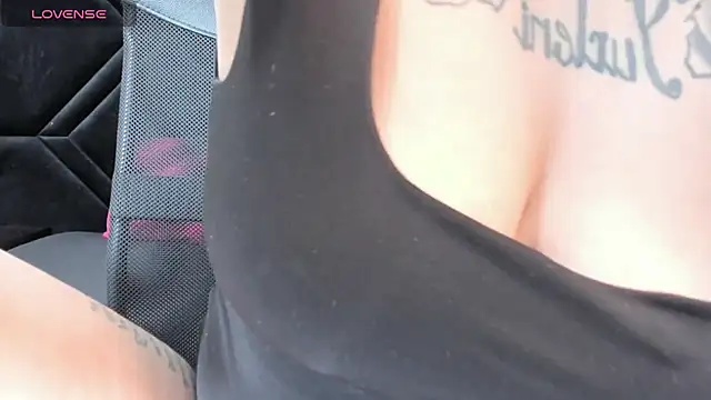 Snapshot of Dantzel_ chatting on February 5, 2026, 8:04 pm Dantzel online show from February 5, 2026, 8:04 pm