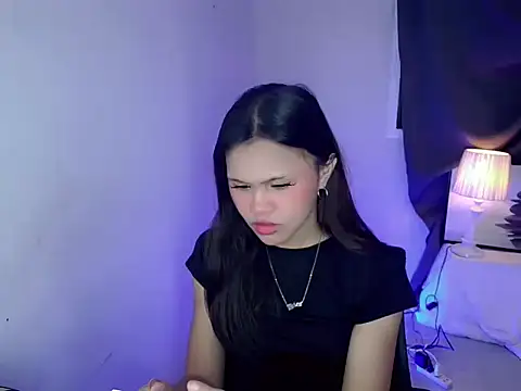 Snapshot of Filipina_milker chatting on October 21, 2025, 1:32 pm Filipina milker online show from October 21, 2025, 1:32 pm