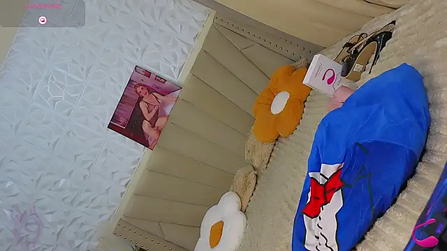 Snapshot of hollywoodxtrans chatting on November 8, 2025, 12:47 am hollywoodxtrans online show from November 8, 2025, 12:47 am