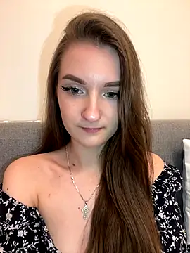 Snapshot of AdelinaEmber chatting on November 27, 2025, 10:16 am AdelinaEmber online show from November 27, 2025, 10:16 am