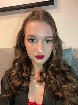 Snapshot of AdelinaEmber chatting on September 18, 2025, 7:55 am AdelinaEmber online show from September 18, 2025, 7:55 am