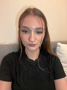 Snapshot of AdelinaEmber chatting on November 13, 2025, 5:06 pm AdelinaEmber online show from November 13, 2025, 5:06 pm