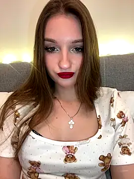 Snapshot of AdelinaEmber chatting on October 6, 2025, 11:44 am AdelinaEmber online show from October 6, 2025, 11:44 am