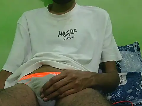 Snapshot of rockyy23boy chatting on December 17, 2025, 3:44 am rockyy23boy online show from December 17, 2025, 3:44 am