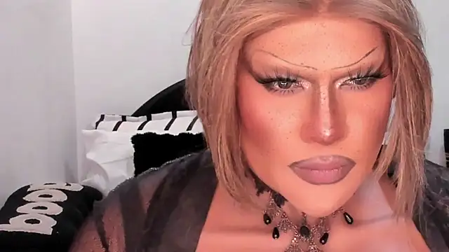 Snapshot of MistressDuhara chatting on May 17, 2026, 3:50 am MistressDuhara online show from May 17, 2026, 3:50 am