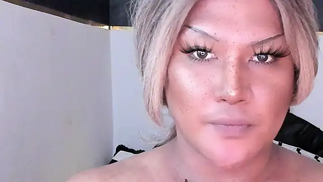 MistressDuhara online show from April 18, 2026, 10:21 pm