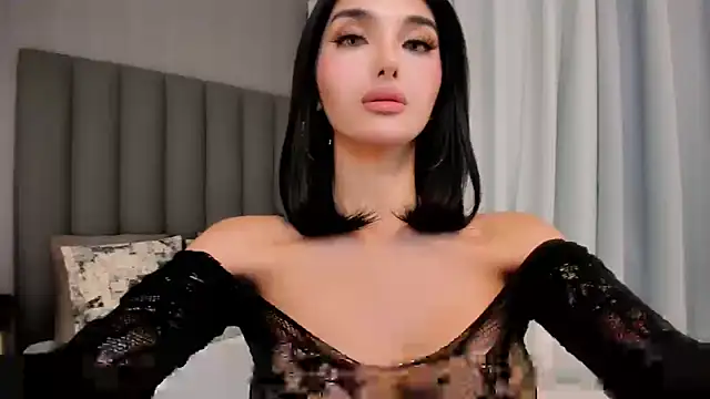 EmeraldGreyson online show from February 4, 2026, 12:27 am