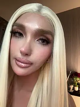 EmeraldGreyson online show from April 16, 2026, 8:59 am