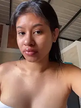 leaahcashh online show from November 26, 2025, 7:58 pm