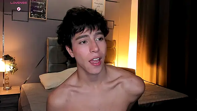 Christopher 77 online show from November 21, 2025, 1:32 pm