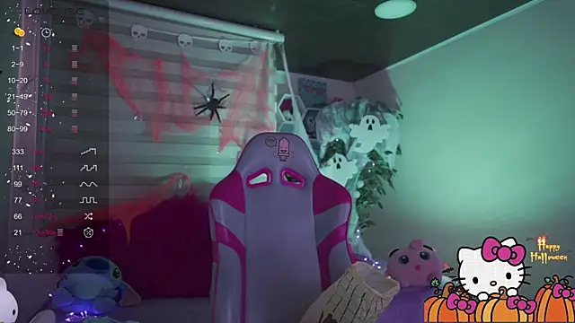 Snapshot of chloe_moons_ chatting on October 31, 2025, 1:41 pm chloe moons online show from October 31, 2025, 1:41 pm