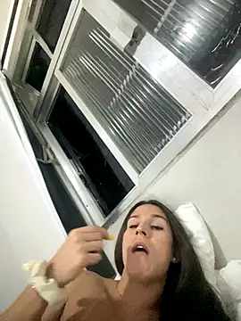 Isabelaa  online show from November 11, 2025, 10:26 pm