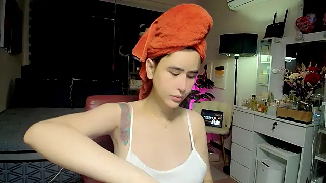 XhotcockcumXts online show from March 14, 2026, 8:31 am