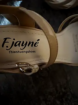 daisylouis online show from March 26, 2026, 12:36 pm