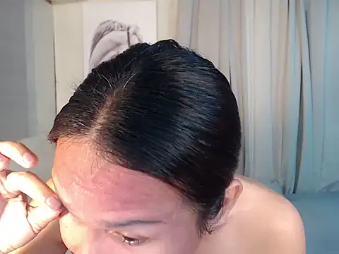 holly bitch online show from February 8, 2026, 12:52 am