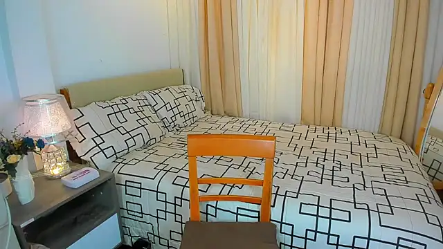 SheraFinnly online show from October 5, 2025, 6:04 am