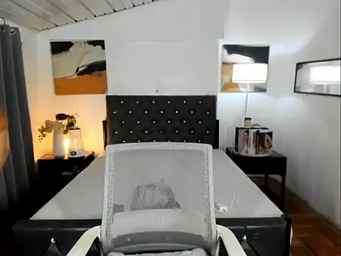 CallaWang online show from April 18, 2026, 7:58 pm