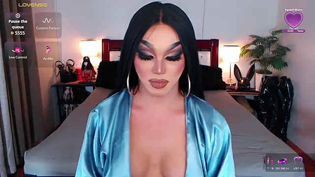 xQueenElektrax online show from March 18, 2026, 9:01 am