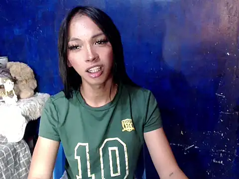 Snapshot of Simi_Ipit chatting on April 23, 2026, 1:24 pm Simi Ipit online show from April 23, 2026, 1:24 pm