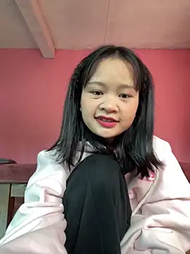 Snapshot of Daisy018 chatting on September 10, 2025, 2:32 am Daisy018 online show from September 10, 2025, 2:32 am