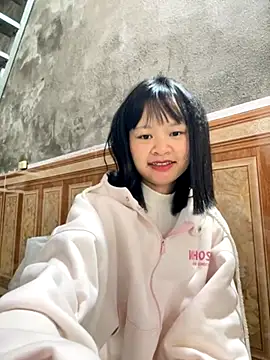 Snapshot of Daisy018 chatting on October 25, 2025, 5:17 am Daisy018 online show from October 25, 2025, 5:17 am