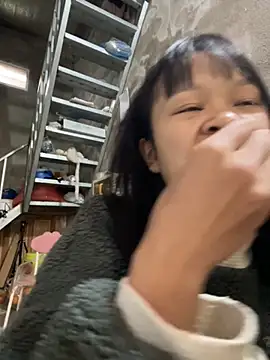 Snapshot of Daisy018 chatting on December 4, 2025, 2:43 am Daisy018 online show from December 4, 2025, 2:43 am