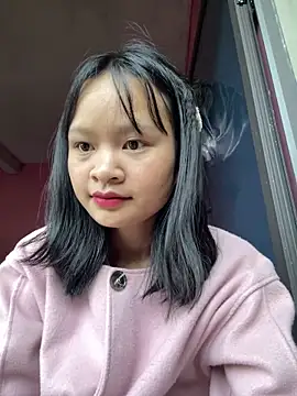 Snapshot of Daisy018 chatting on September 14, 2025, 10:37 am Daisy018 online show from September 14, 2025, 10:37 am