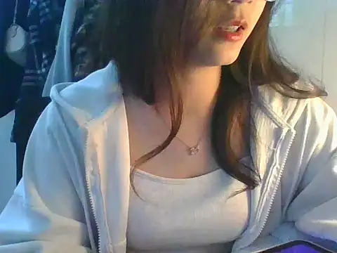 Linzly online show from November 1, 2025, 2:40 am