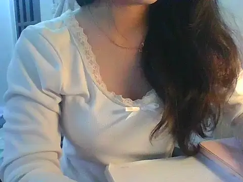 Linzly online show from November 12, 2025, 2:37 am