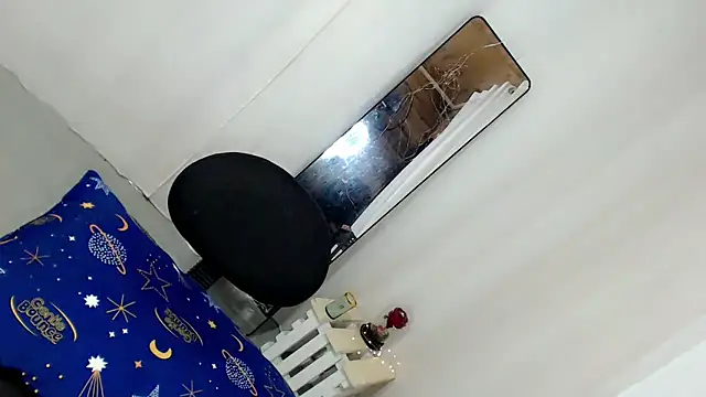 Snapshot of itsmekianna chatting on November 3, 2025, 6:11 pm itsmekianna online show from November 3, 2025, 6:11 pm