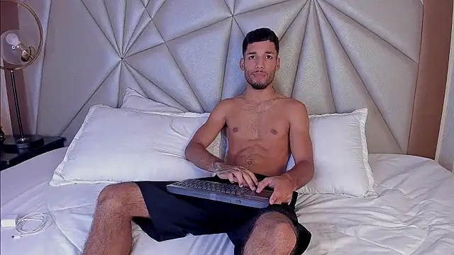 Thiagoferreti online show from February 25, 2026, 4:12 am