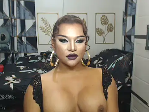 Snapshot of GoddessOFALLx chatting on April 22, 2026, 12:17 am GoddessOFALLx online show from April 22, 2026, 12:17 am