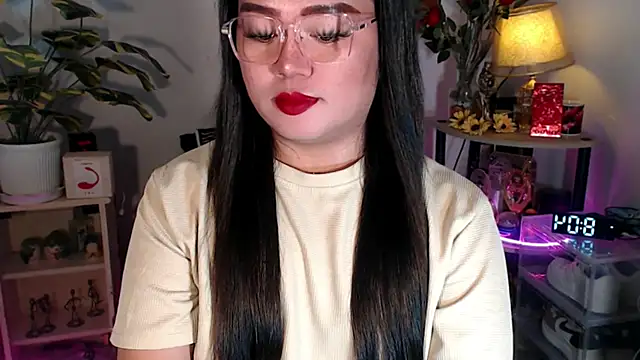 YourSweet-mich online show from October 26, 2025, 12:05 pm