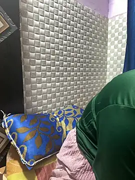 Hot Jaanvi  online show from April 18, 2026, 4:37 am