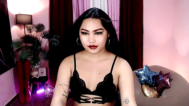 Snapshot of Unique_Maya chatting on November 12, 2025, 9:13 am Unique Maya online show from November 12, 2025, 9:13 am