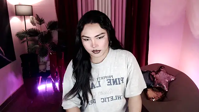 Snapshot of Unique_Maya chatting on February 3, 2026, 4:10 am Unique Maya online show from February 3, 2026, 4:10 am