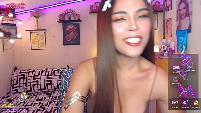 izabella moore online show from March 11, 2026, 4:06 am