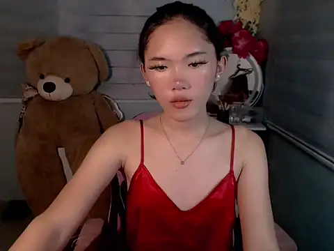 KathRouge online show from September 11, 2025, 1:33 pm