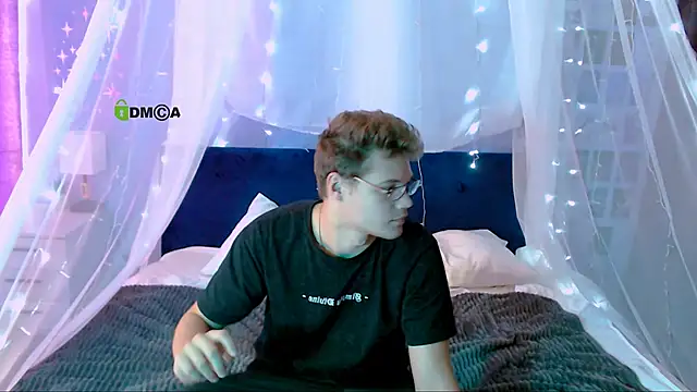 Snapshot of lucas_long_ chatting on September 14, 2025, 8:26 am lucas long online show from September 14, 2025, 8:26 am