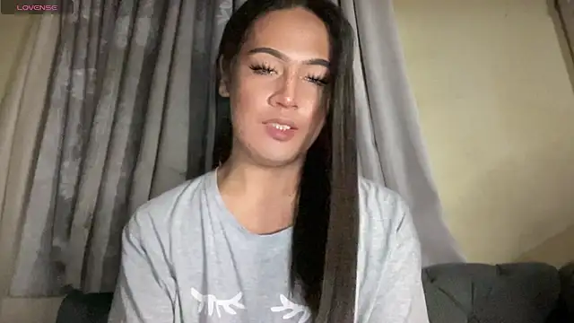 fallon empress143 online show from November 17, 2025, 6:45 pm