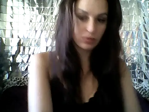 Qinini online show from September 22, 2025, 6:19 am