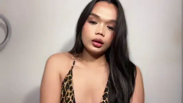 Snapshot of sweetmika21 chatting on March 26, 2026, 5:11 pm sweetmika21 online show from March 26, 2026, 5:11 pm