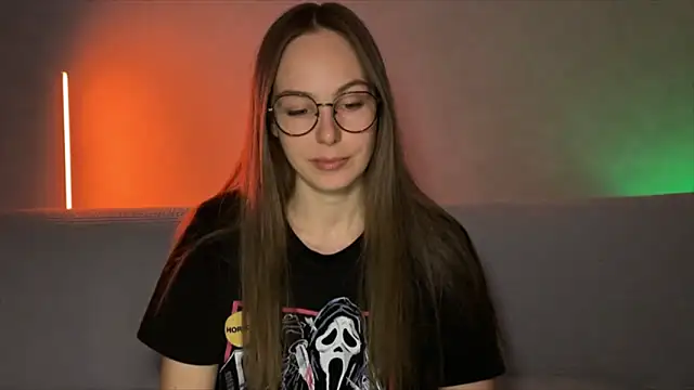 Snapshot of Oralaa1 chatting on February 9, 2026, 6:06 pm Oralaa1 online show from February 9, 2026, 6:06 pm