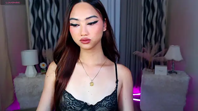 Kiah Wyatt online show from November 8, 2025, 5:22 am