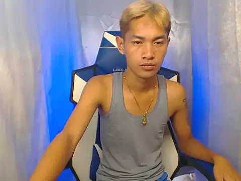 Snapshot of riks_tyler chatting on November 7, 2025, 5:12 am riks tyler online show from November 7, 2025, 5:12 am