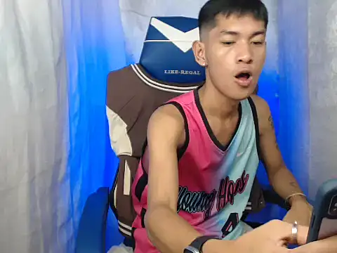 Snapshot of riks_tyler chatting on October 24, 2025, 12:15 pm riks tyler online show from October 24, 2025, 12:15 pm