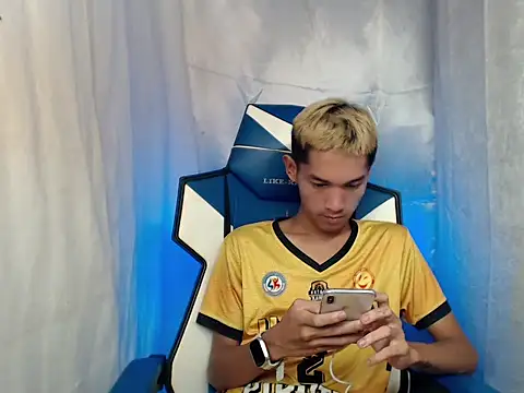 riks tyler online show from December 19, 2025, 7:44 am